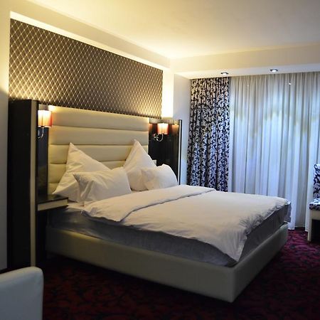 Hotel Articus Craiova Kültér fotó