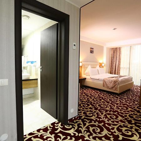 Hotel Articus Craiova Kültér fotó