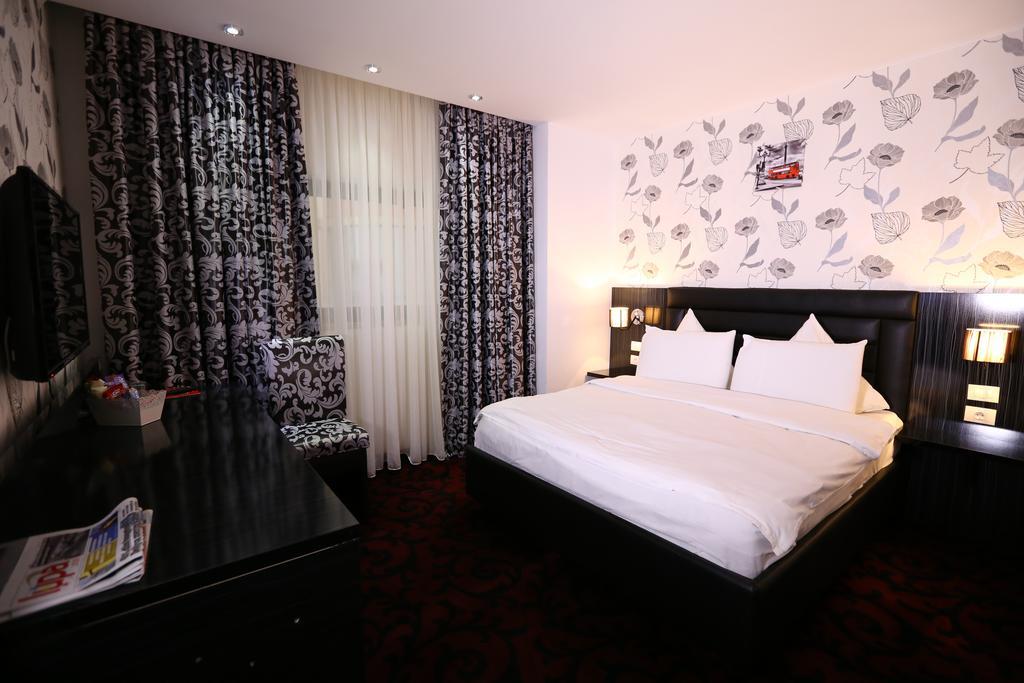 Hotel Articus Craiova Kültér fotó