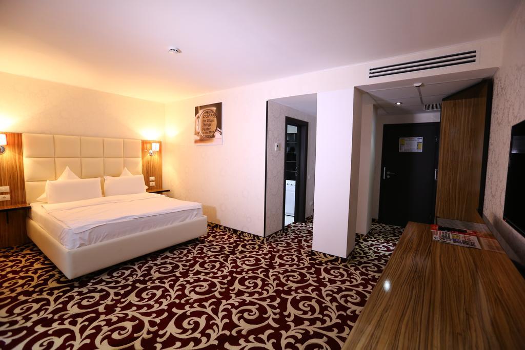 Hotel Articus Craiova Kültér fotó