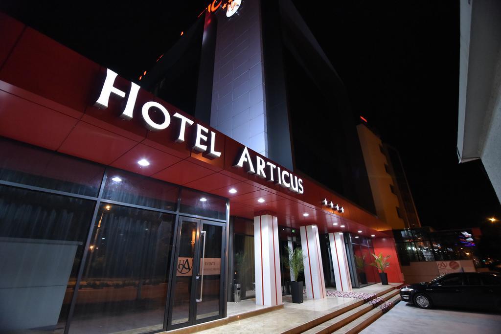 Hotel Articus Craiova Kültér fotó