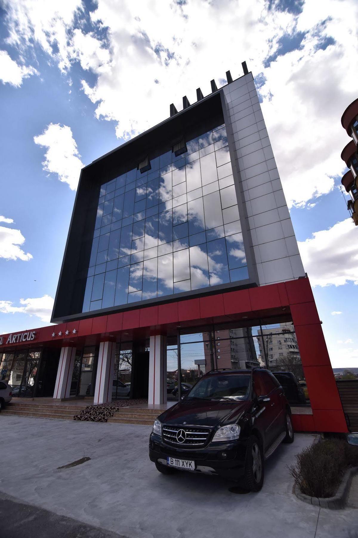 Hotel Articus Craiova Kültér fotó