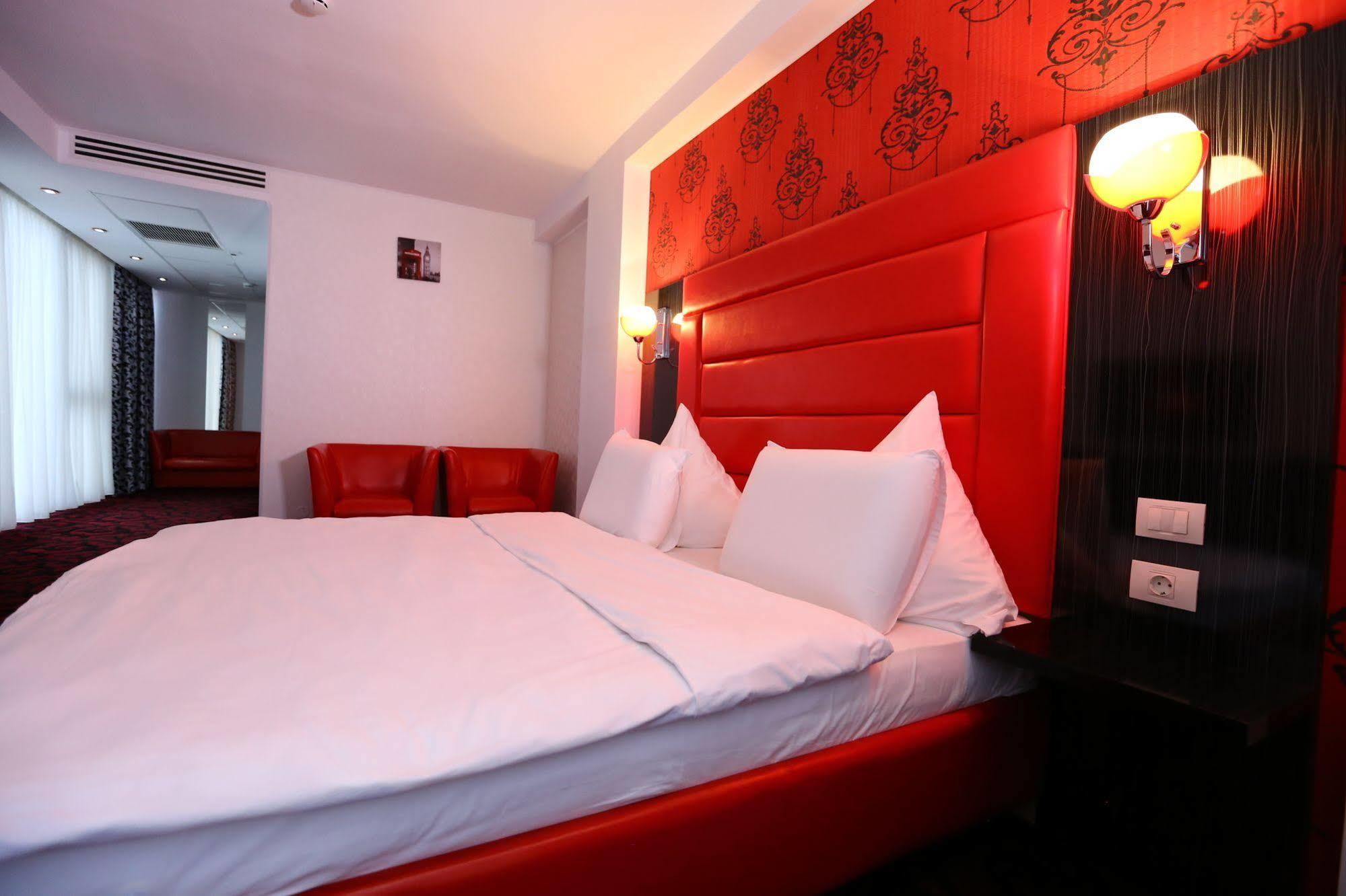 Hotel Articus Craiova Kültér fotó