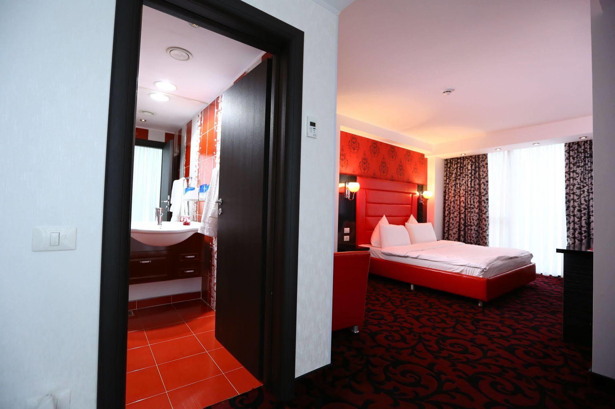Hotel Articus Craiova Kültér fotó