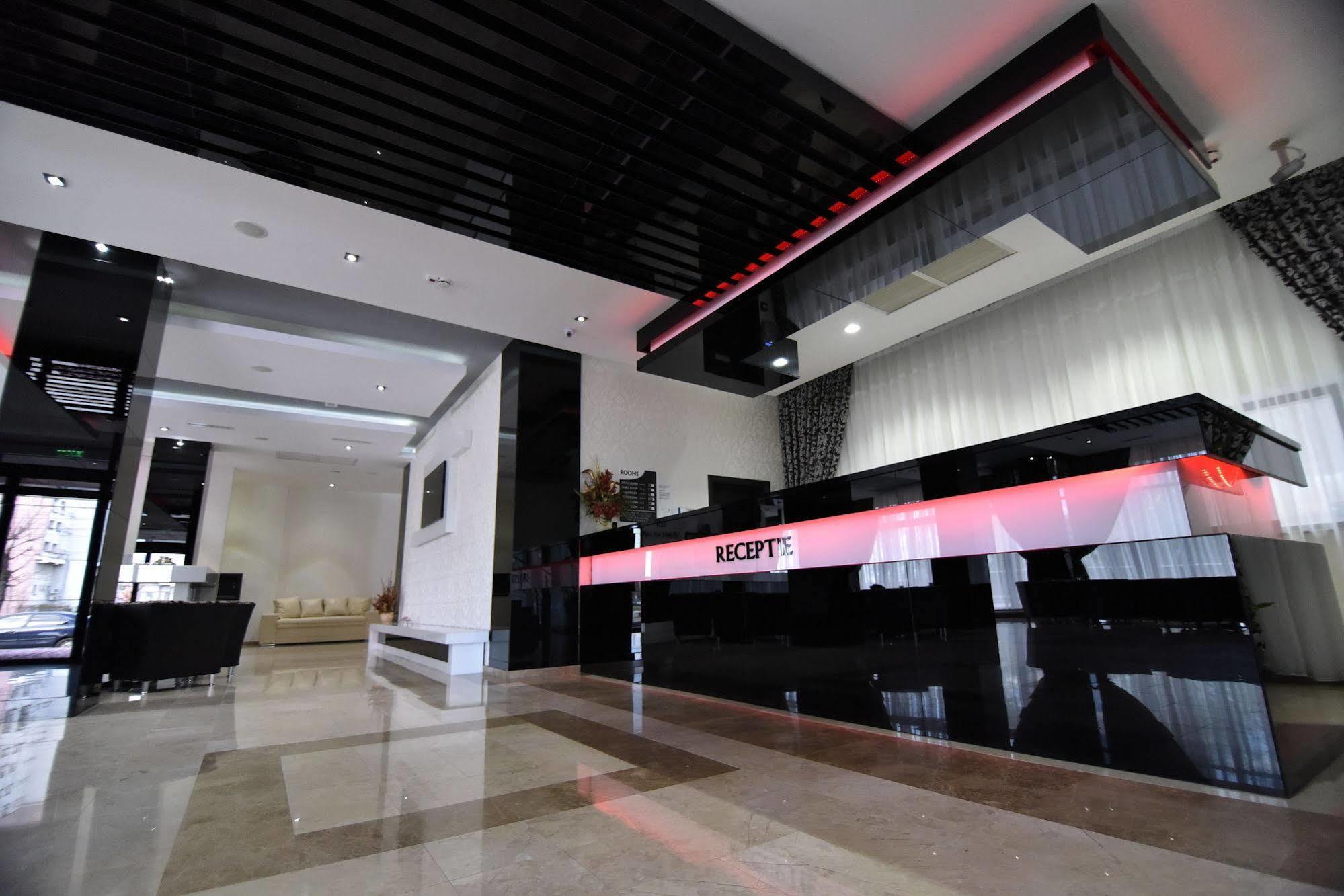 Hotel Articus Craiova Kültér fotó